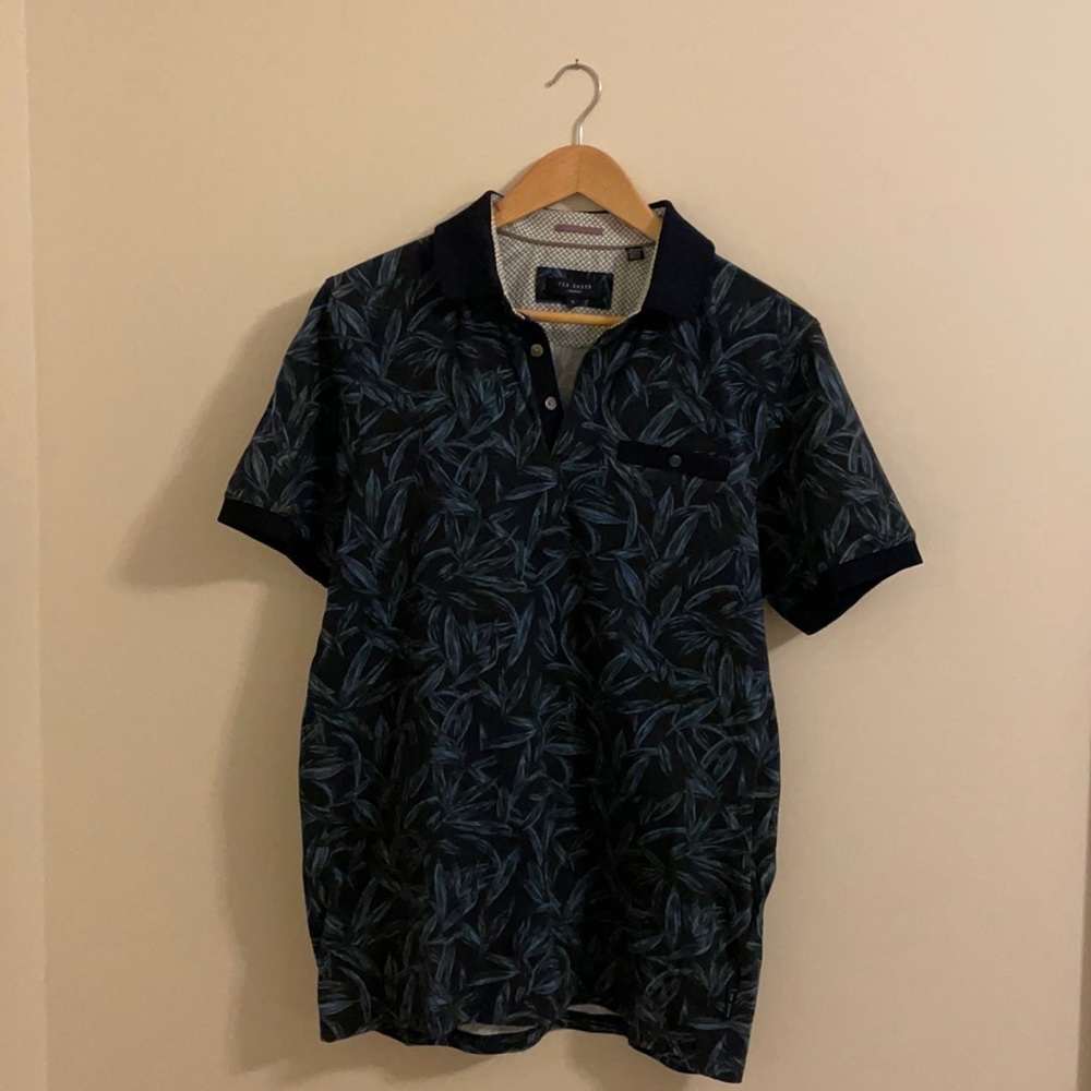 Like new Ted Baker polo in navy bamboo blades